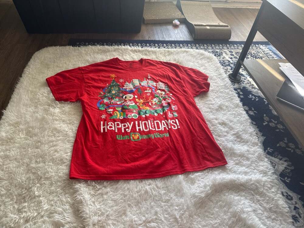 Walt Disney World Happy Holidays Mickey Mouse and Friends Red Graphic T-Shirt XX